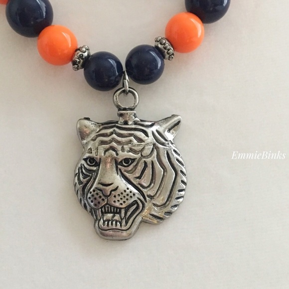 NWT University of Auburn - Auburn Tigers - Beaded Jewelry Set, Necklace Earrings - Picture 5 of 9